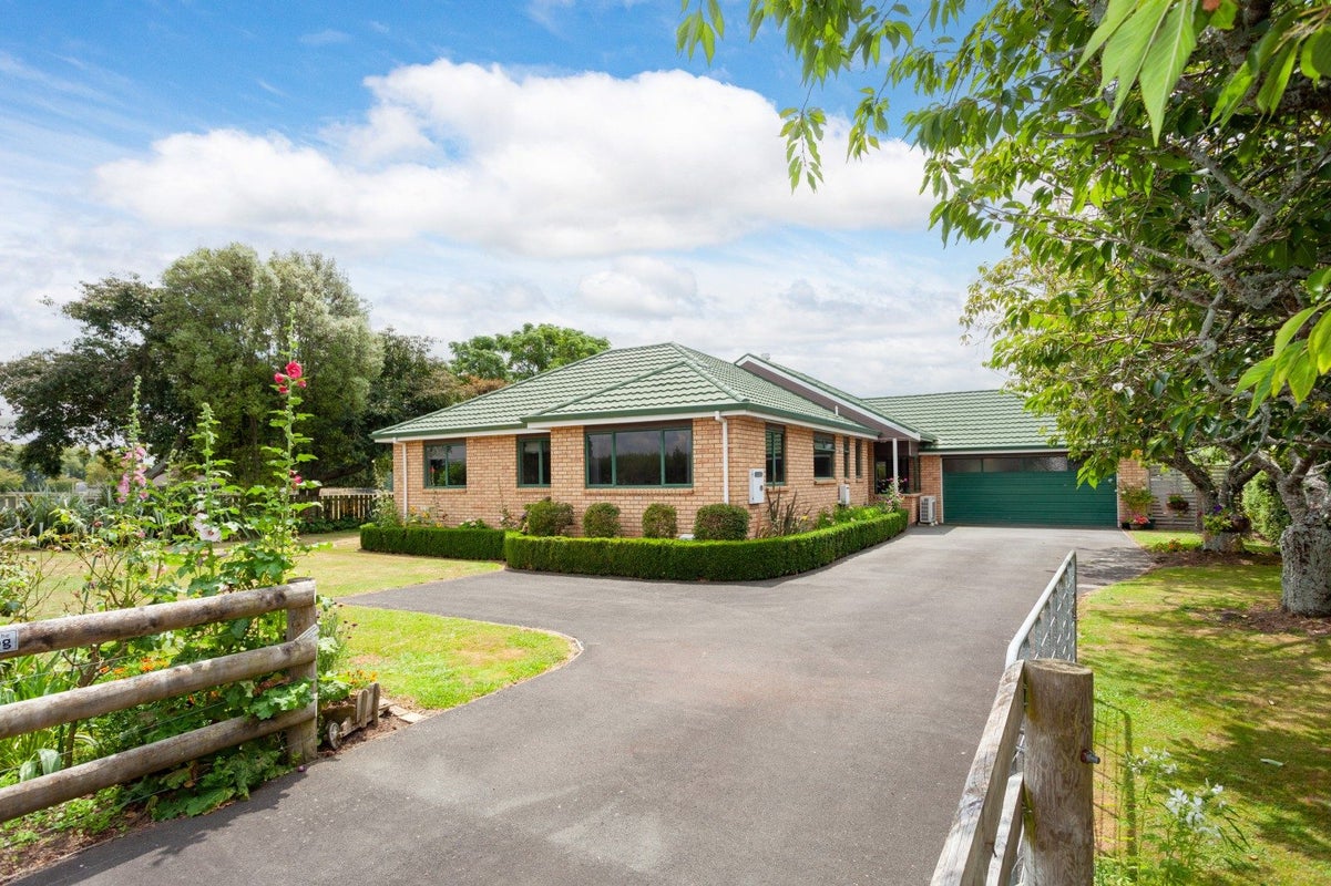 8 Campbell Road, Walton - Carousel 2