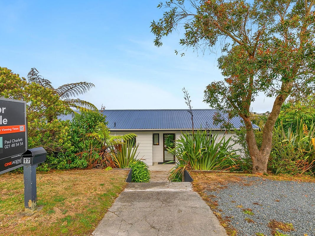 17 Omapere Street, Whitby, Porirua - Carousel 1