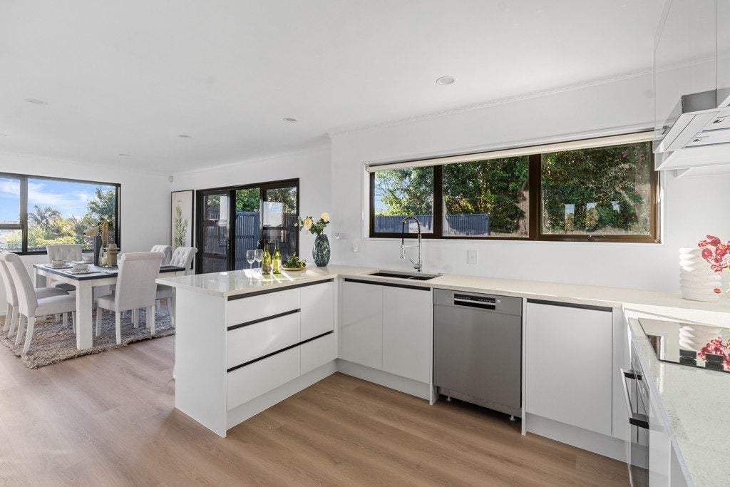 50 Norman Lesser Drive, Saint Johns, Auckland - Carousel 2
