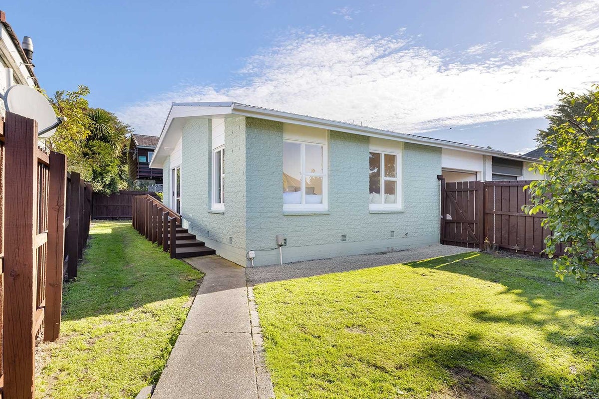 2/14 Frederick Street, Waltham, Christchurch - Carousel 1