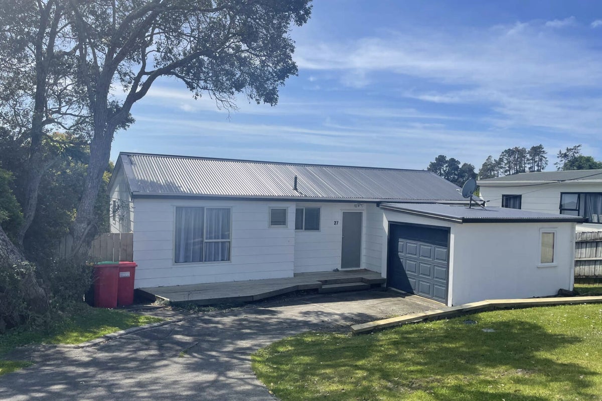 27 Hillcrest Road, Hatfields Beach, Orewa - Carousel 1