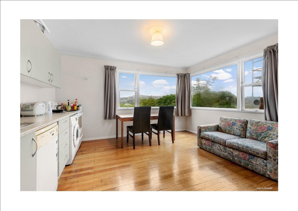 33 Pembroke Road, Northland, Wellington - Carousel 2