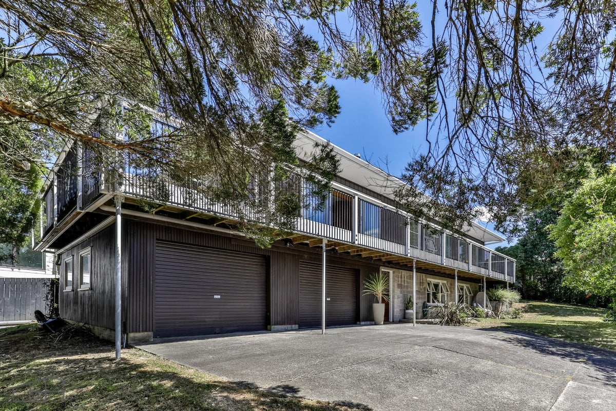 87 Stottholm Road, Titirangi, Auckland - Carousel 2