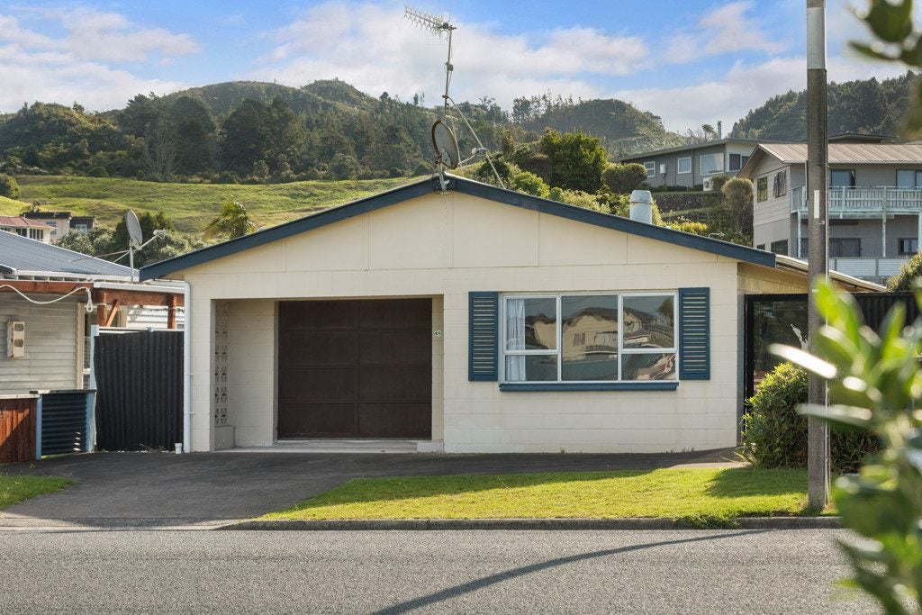 49 BEACH ROAD , Katikati, Western Bay Of Plenty - Carousel 1