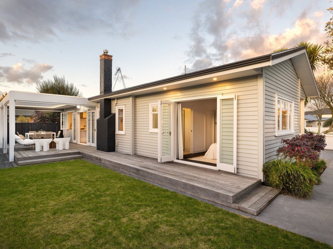 18 Rata Street, Maeroa, Hamilton - Carousel 1