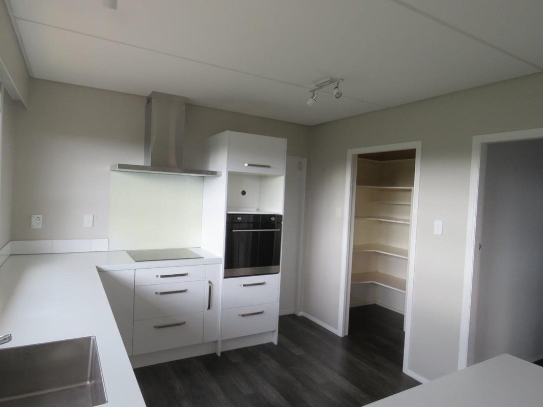 35 Nevada Drive, Merrilands, New Plymouth - Carousel 1