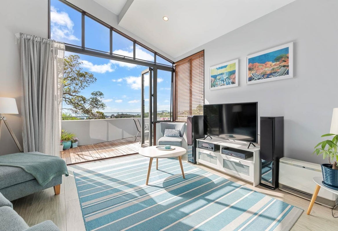51 Penguin Drive, Murrays Bay, Auckland - Carousel 7