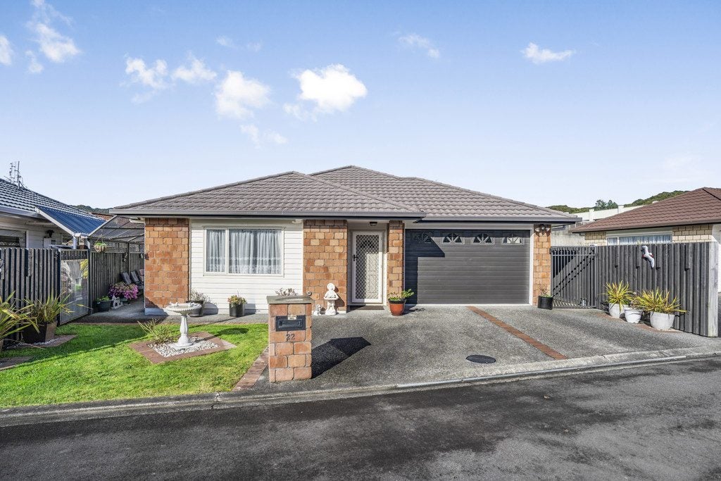22 Woodland Mews, Wainuiomata, Lower Hutt - Carousel 1
