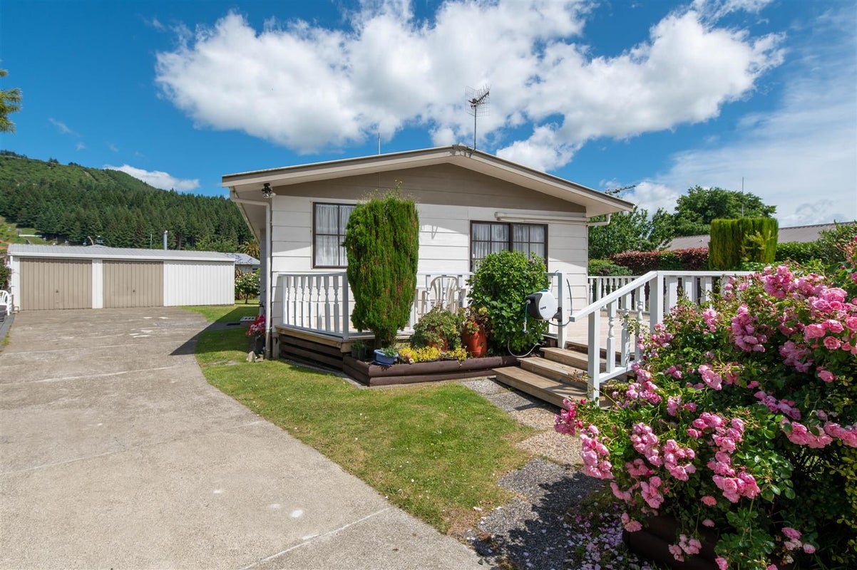 14 Chapman Place, Fairy Springs, Rotorua - Carousel 1