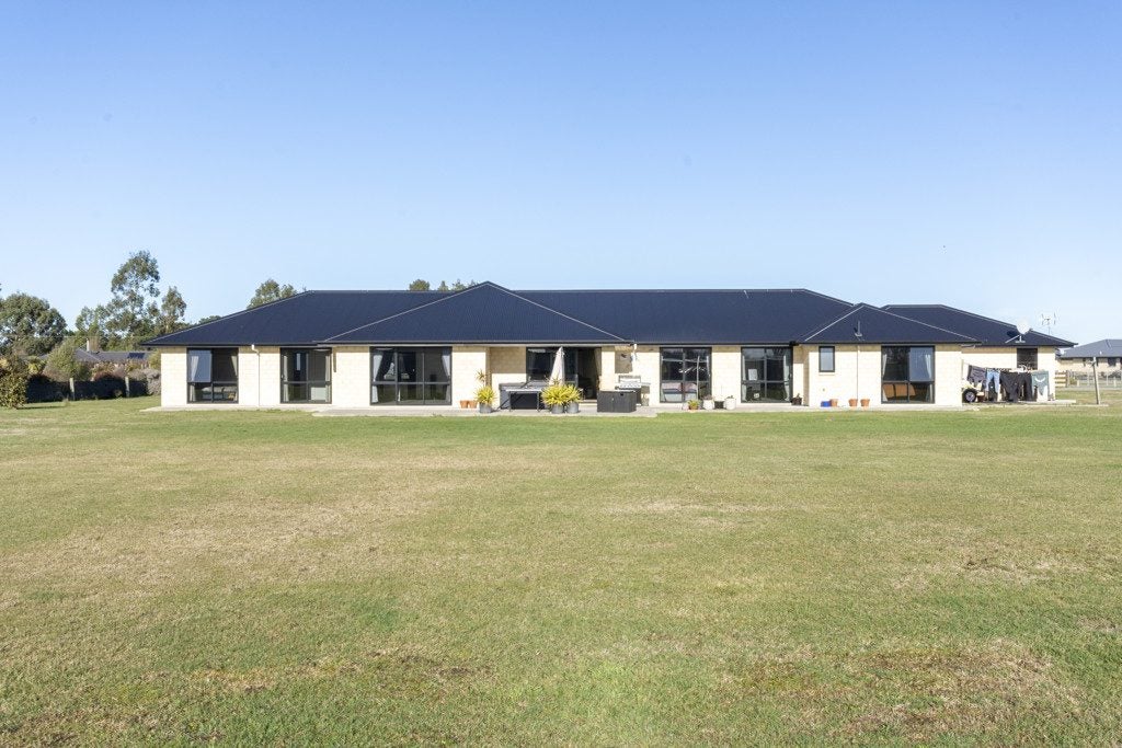 8 Northside Drive, Waikuku, Waikuku - Carousel 1