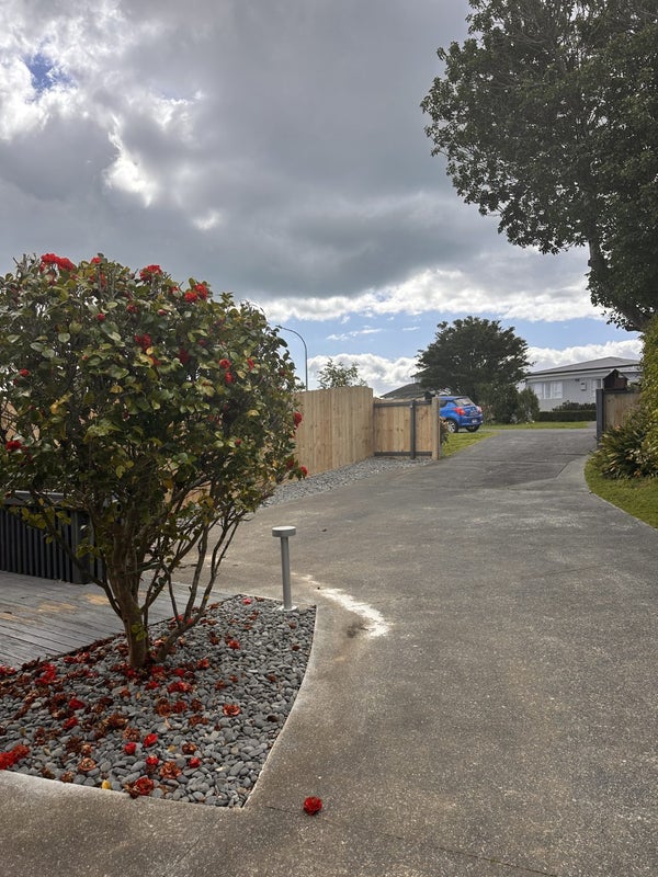 1/14 Drake Street, Howick, Auckland - Carousel 17