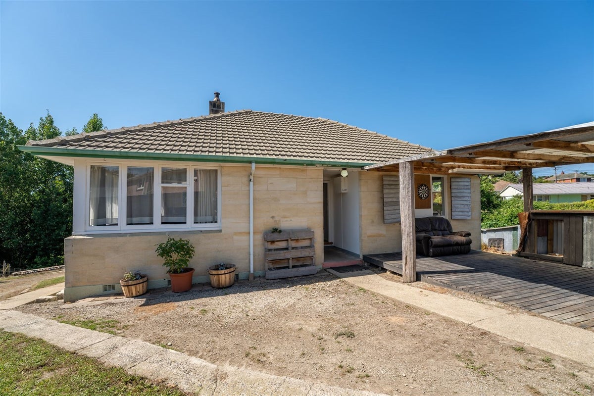 17 Blyth Street, Holmes Hill, Oamaru - Carousel 1