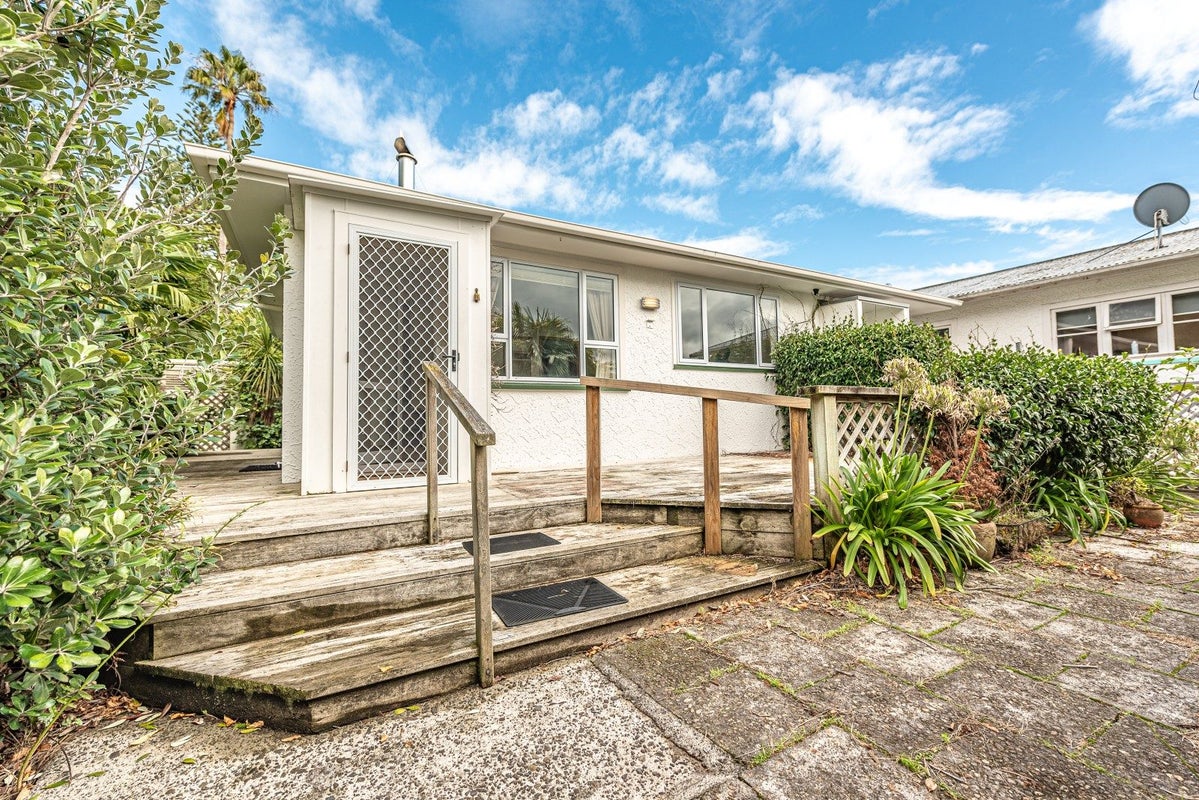 5B Glandwr Crescent, Whanganui East, Whanganui - Carousel 1