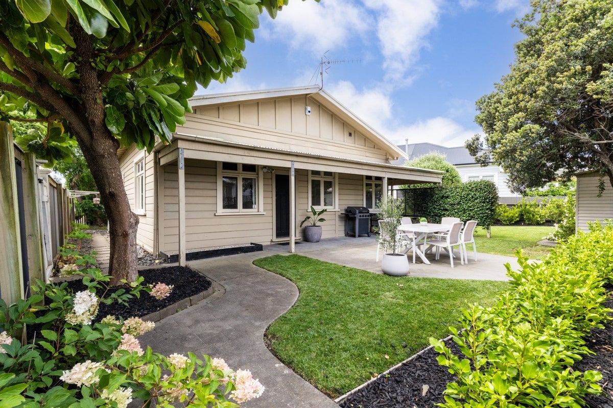 2 Mcdonald Street, Napier South, Napier - Carousel 1