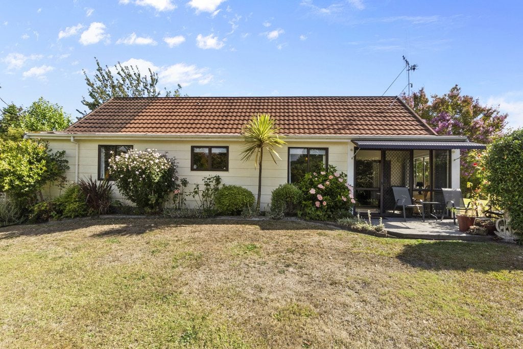 21 Kingfisher Way, Te Kowhai, Hamilton - Carousel 2