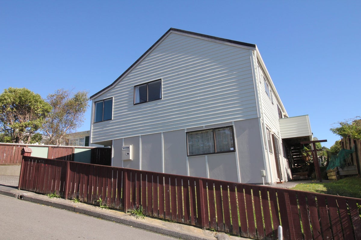 21 Glen Alton Avenue, Paparangi, Wellington - Carousel 20