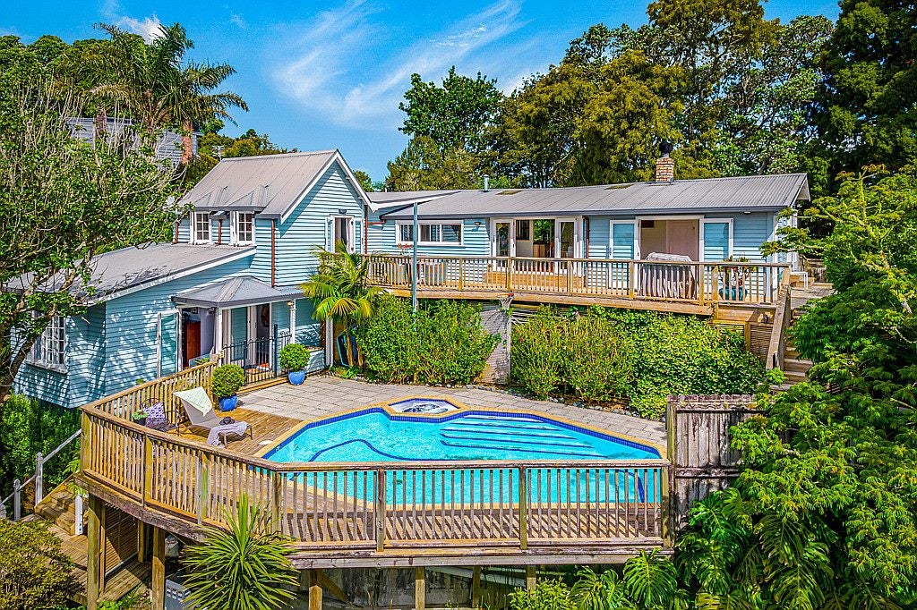 445 Titirangi Road, Titirangi, Auckland - Carousel 1