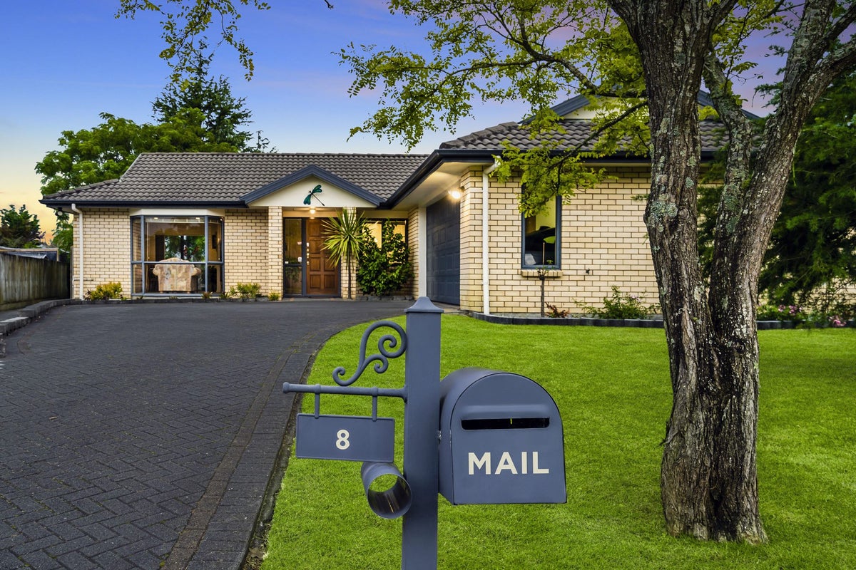 8 Beverage Place, Rosehill, Papakura - Carousel 1