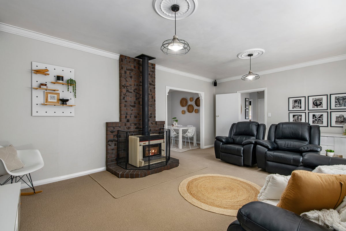 27 Bristol Street, Trentham, Upper Hutt - Carousel 2