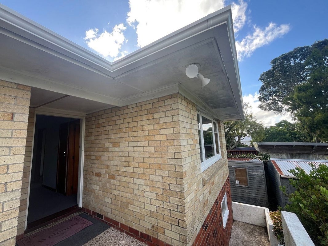 42 Alverston Street, Waterview, Auckland - Carousel 2