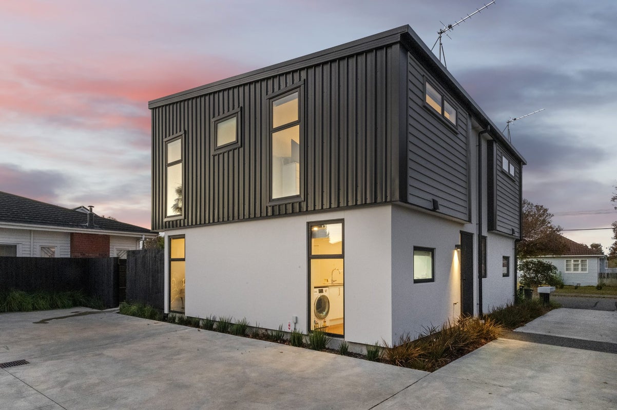 2/7 Hinemoa Street, Spreydon, Christchurch - Carousel 2