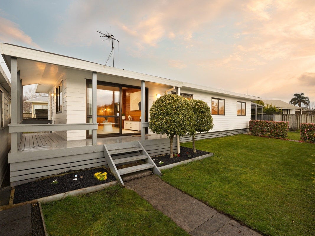 1 Beadle Place, St Andrews, Hamilton - Carousel 1