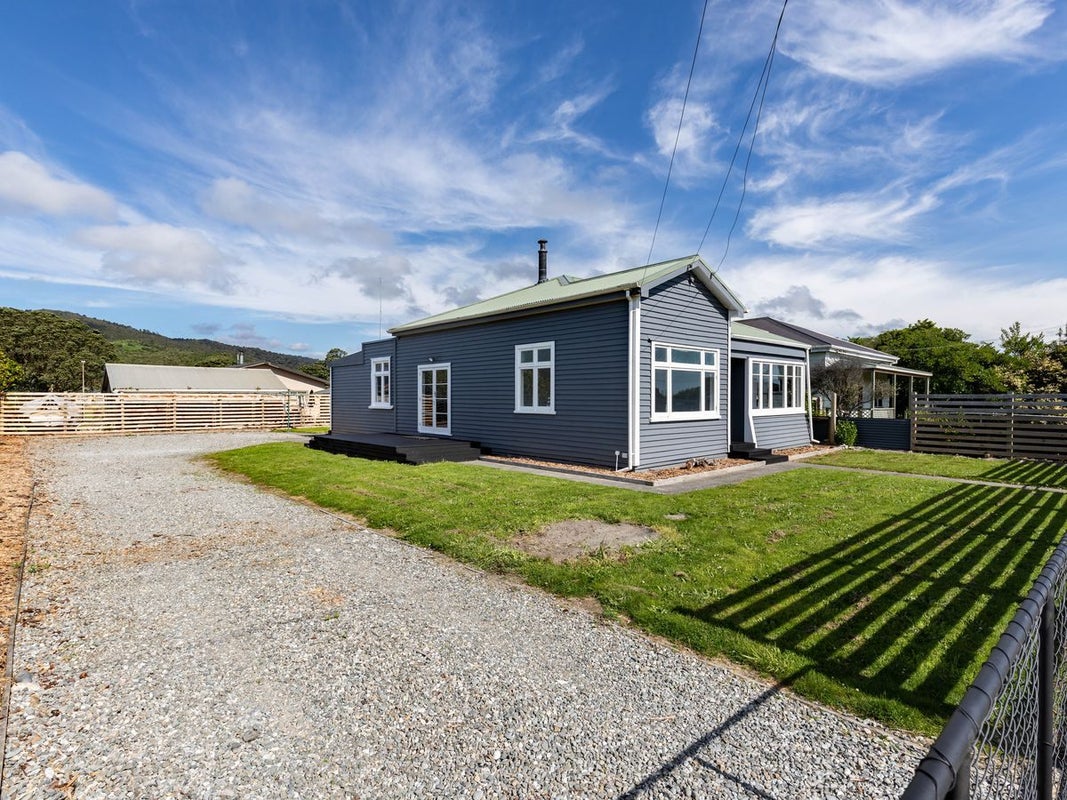 99 Blake Street, Blaketown, Greymouth - Carousel 1