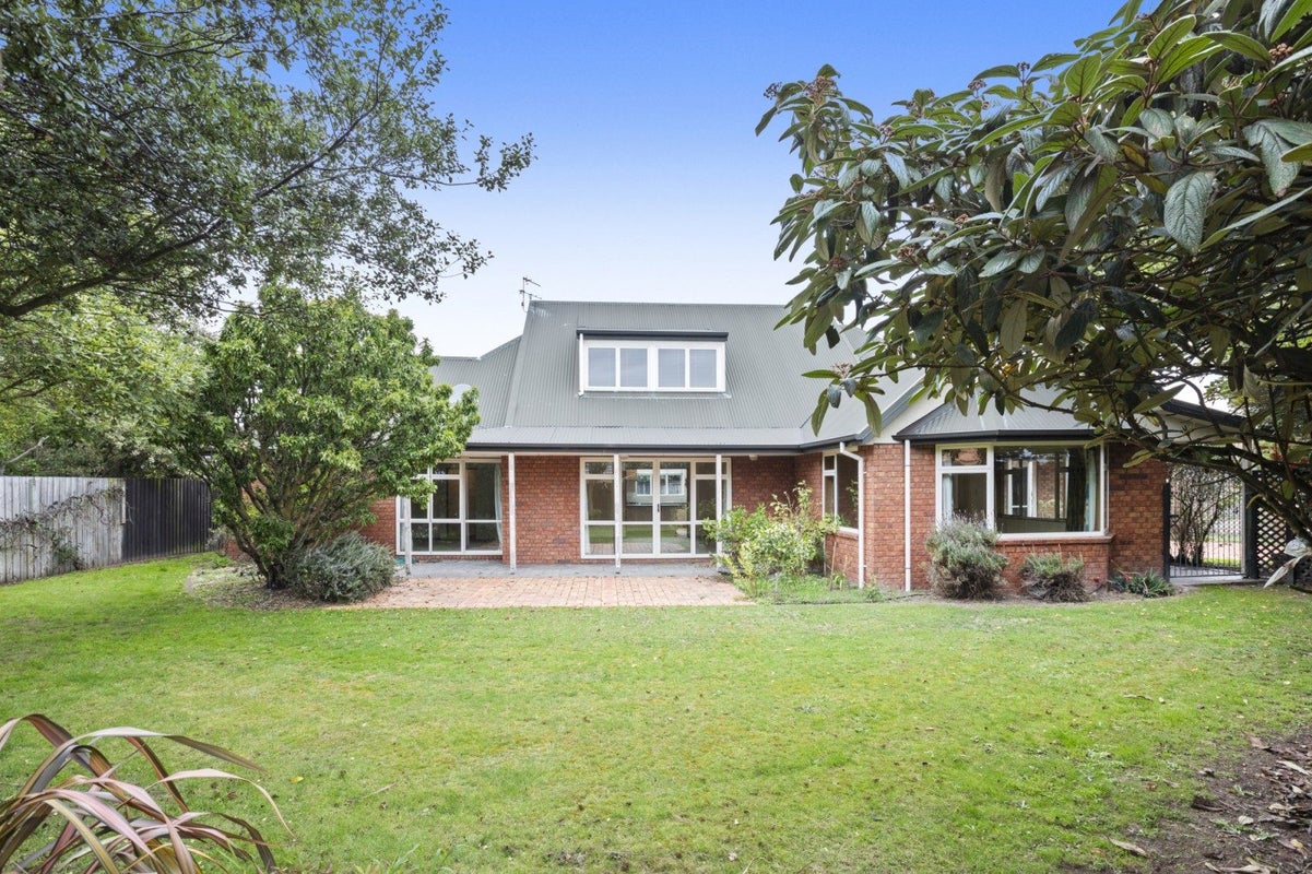 12 Courtfield Close, Parklands, Christchurch - Carousel 1