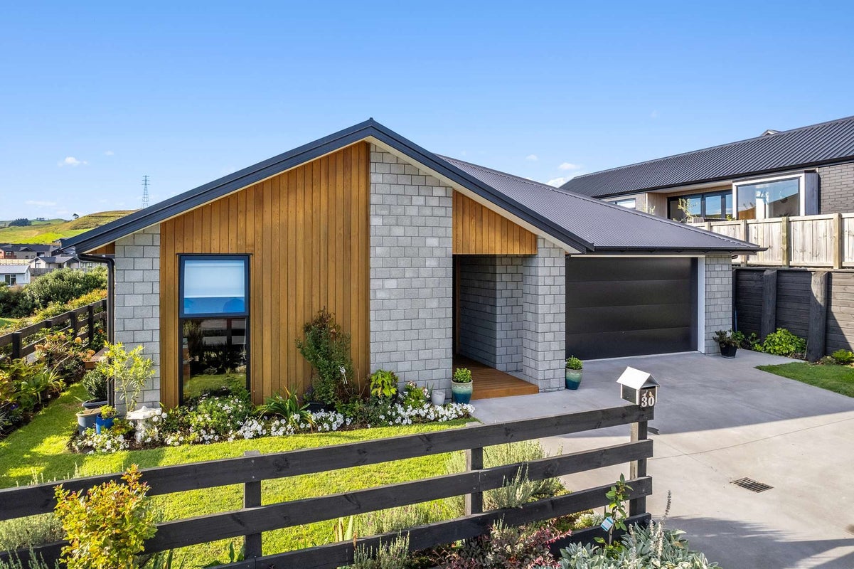 30 Hayward Place, Ohauiti, Tauranga - Carousel 2