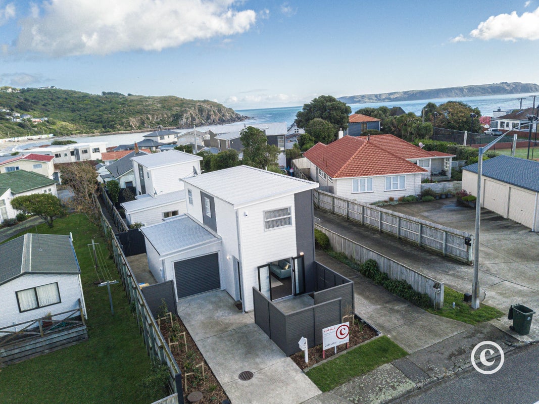 24A Main Road, Titahi Bay, Porirua - Carousel 1