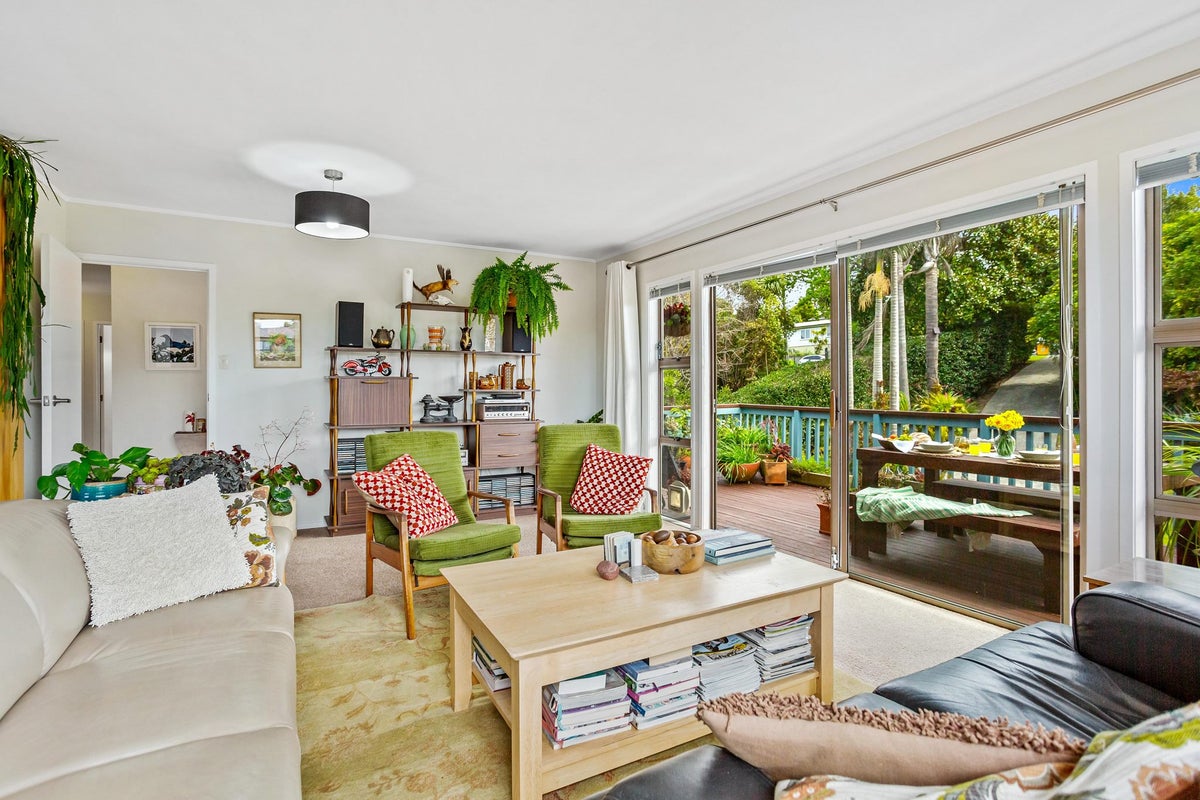 10 Shetland Street, Glen Eden, Auckland - Carousel 2