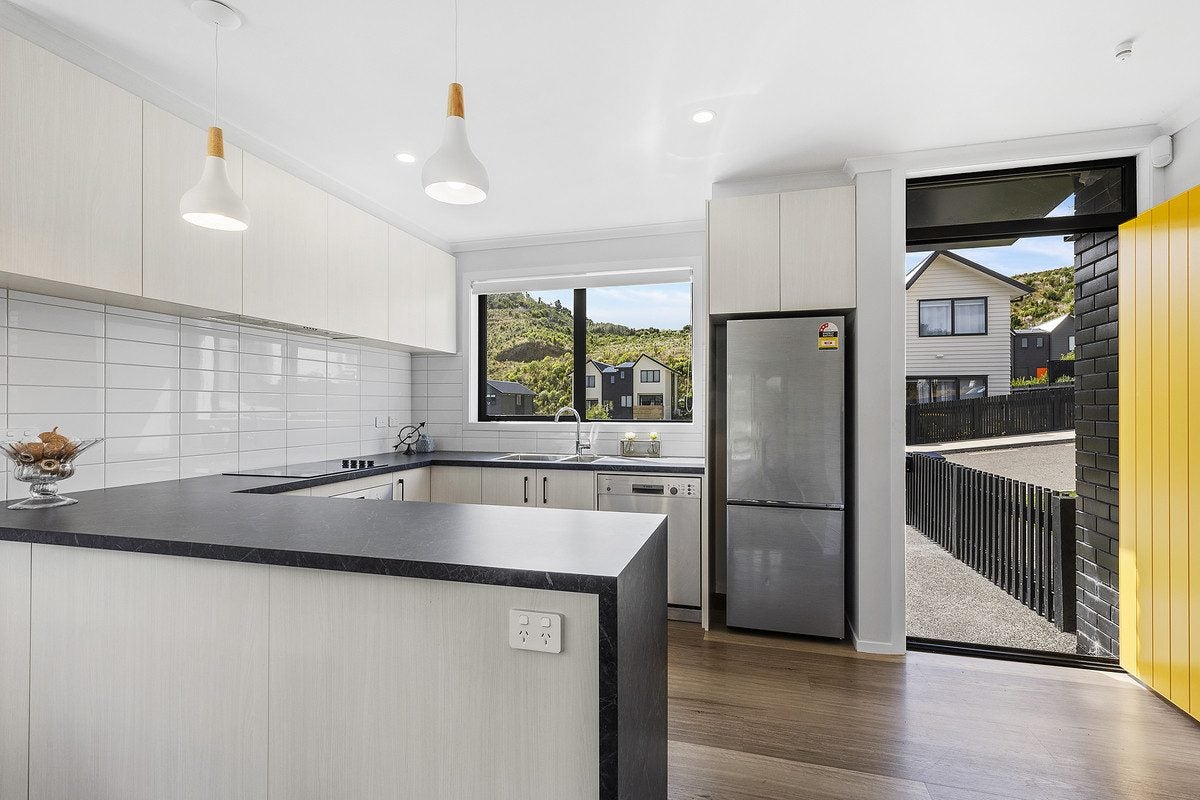 30 Bee Lane, Whitby, Porirua - Carousel 2