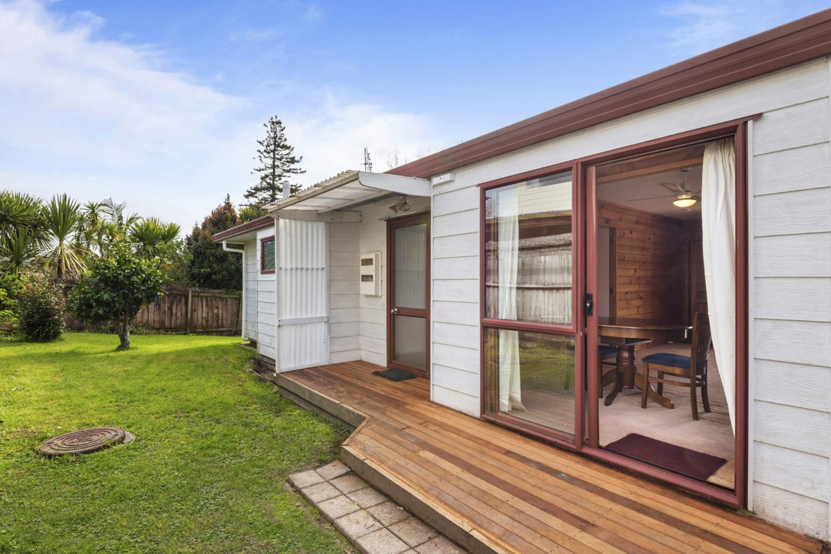 2/96 Verbena Road, Birkdale, Auckland - Carousel 2
