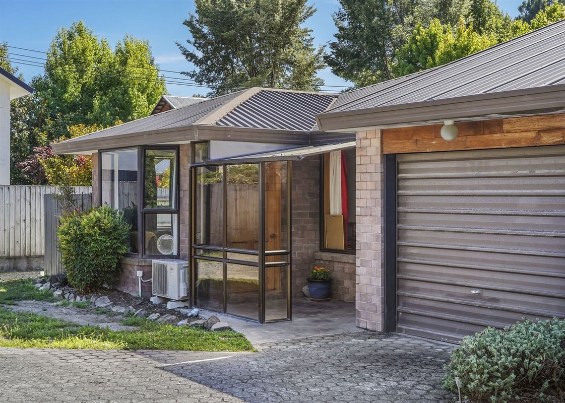 1/54a BOWENVALE AVENUE, Cashmere, Christchurch - Carousel 1