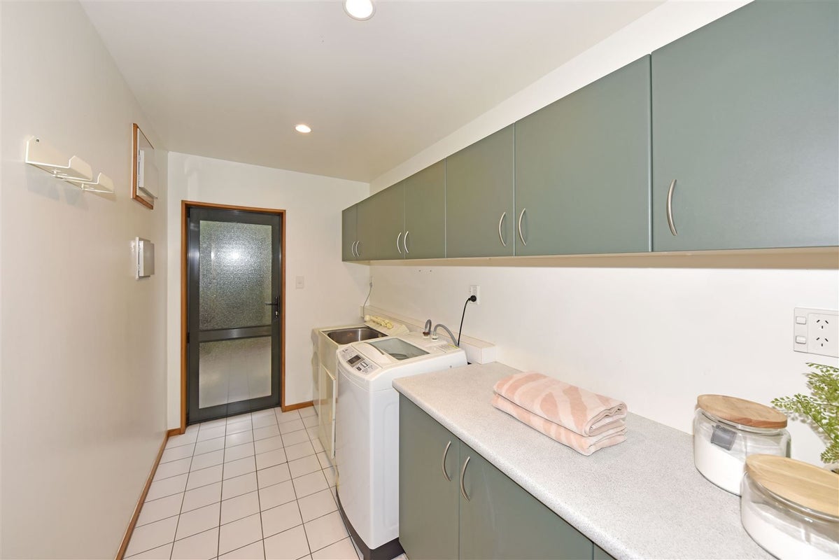 10 Parkham Drive, Burnside, Christchurch - Carousel 23