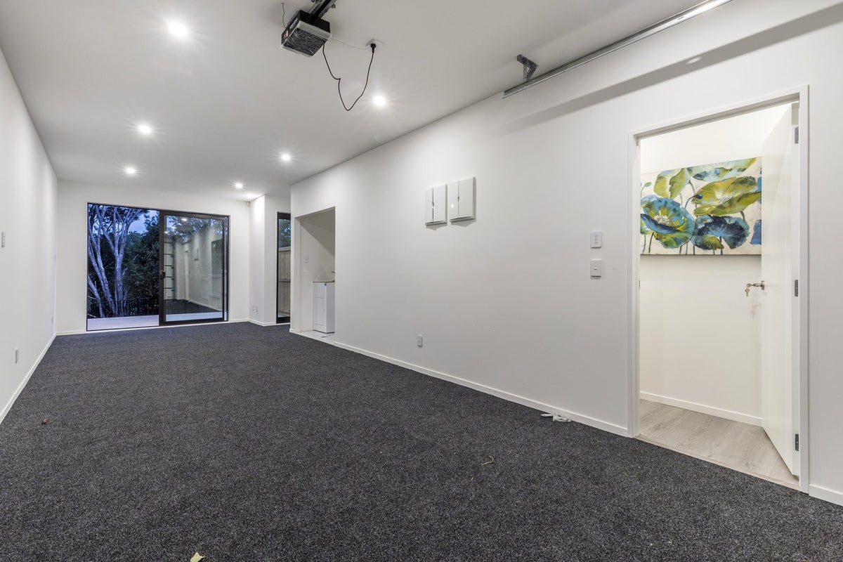 10 Waka Street, Albany Heights, Auckland - Carousel 16