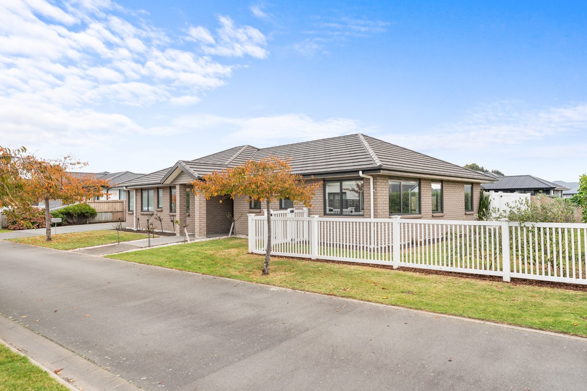 2 Milano Lane, Wigram, Christchurch - Carousel 1