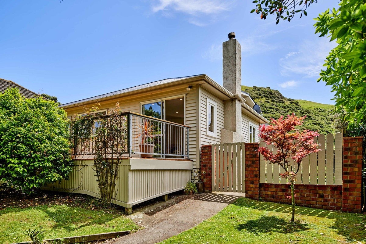 72 Rawhiti Road, Pukerua Bay, Porirua - Carousel 1