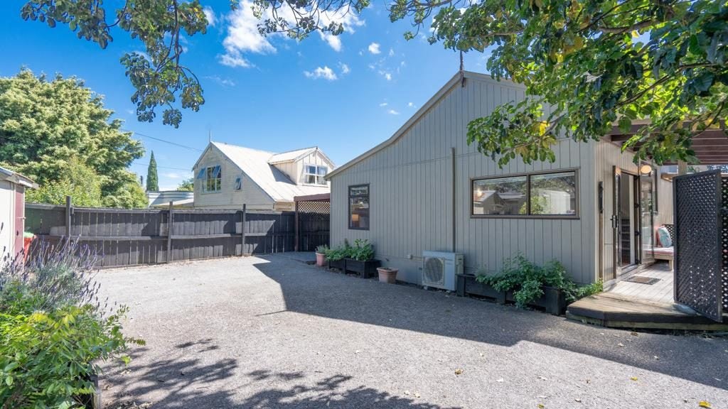 21 St Georges Road, Avondale, Auckland - Carousel 1