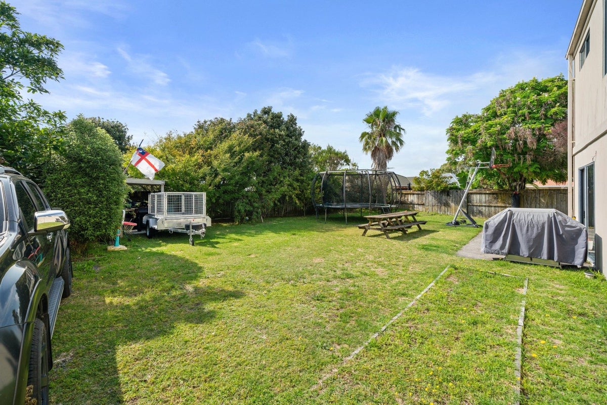 26 Lamia Grove, Papamoa Beach, Papamoa - Carousel 1