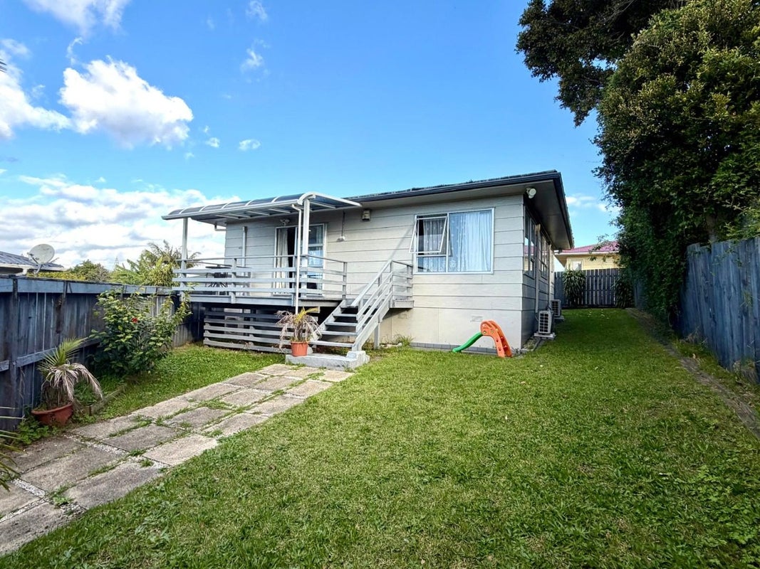 2/47 Archibald Road, Kelston, Auckland - Carousel 2