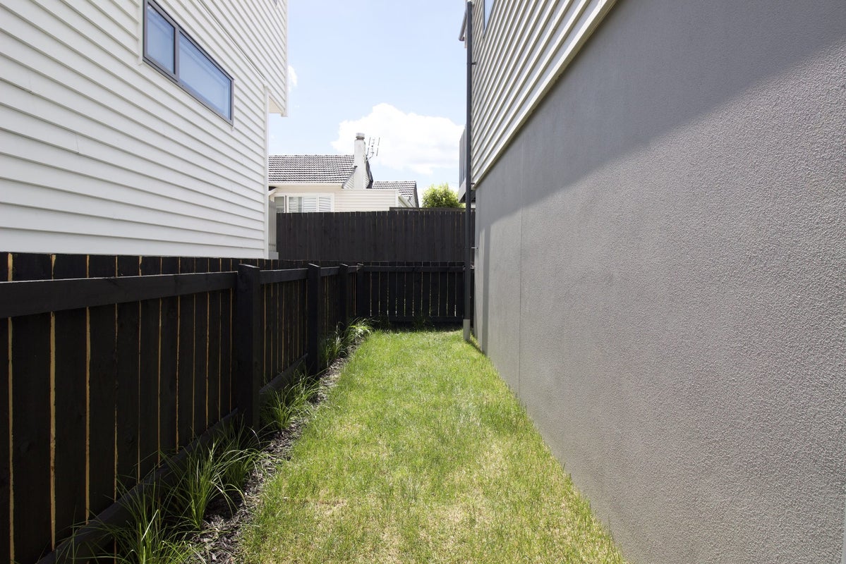 5/94 Target Road, Totara Vale, Auckland - Carousel 17
