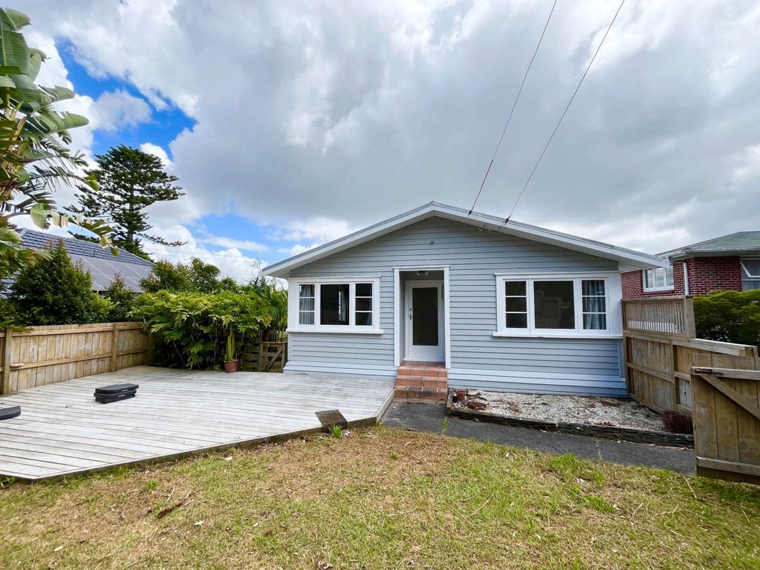 107 Kinross Street, Blockhouse Bay, Auckland - Carousel 1