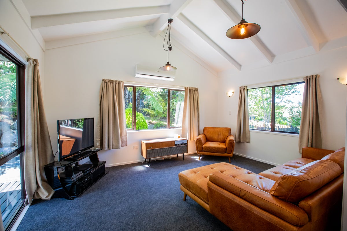 10 Newlyn Place, Welbourn, New Plymouth - Carousel 2