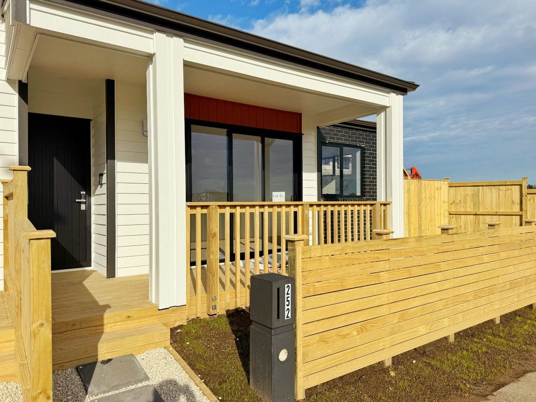 252 Bremner Road, Karaka, Papakura - Carousel 9