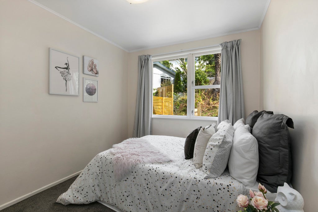 24 Rintoul Grove, Stokes Valley, Lower Hutt - Carousel 2