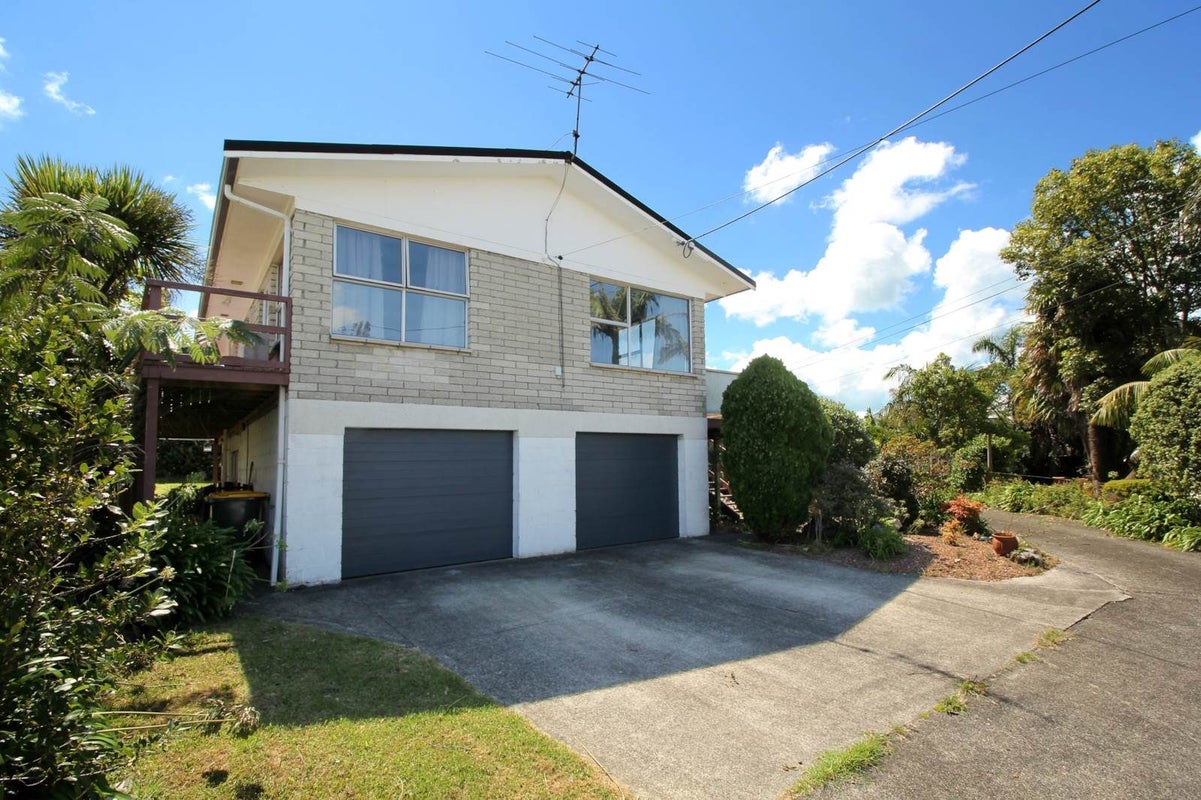 1/3 Fifeshire Street, Belmont, Auckland - Carousel 2