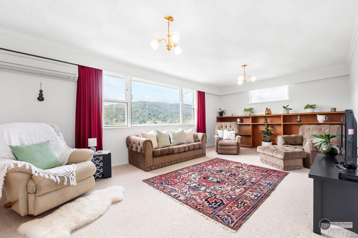 45 Logie Street, Stokes Valley, Lower Hutt - Carousel 2