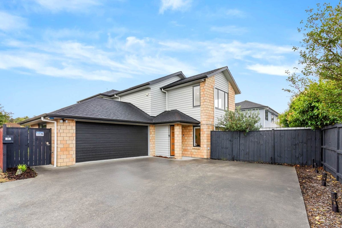 38 Bradnor Meadows Drive, Swanson, Auckland - Carousel 1