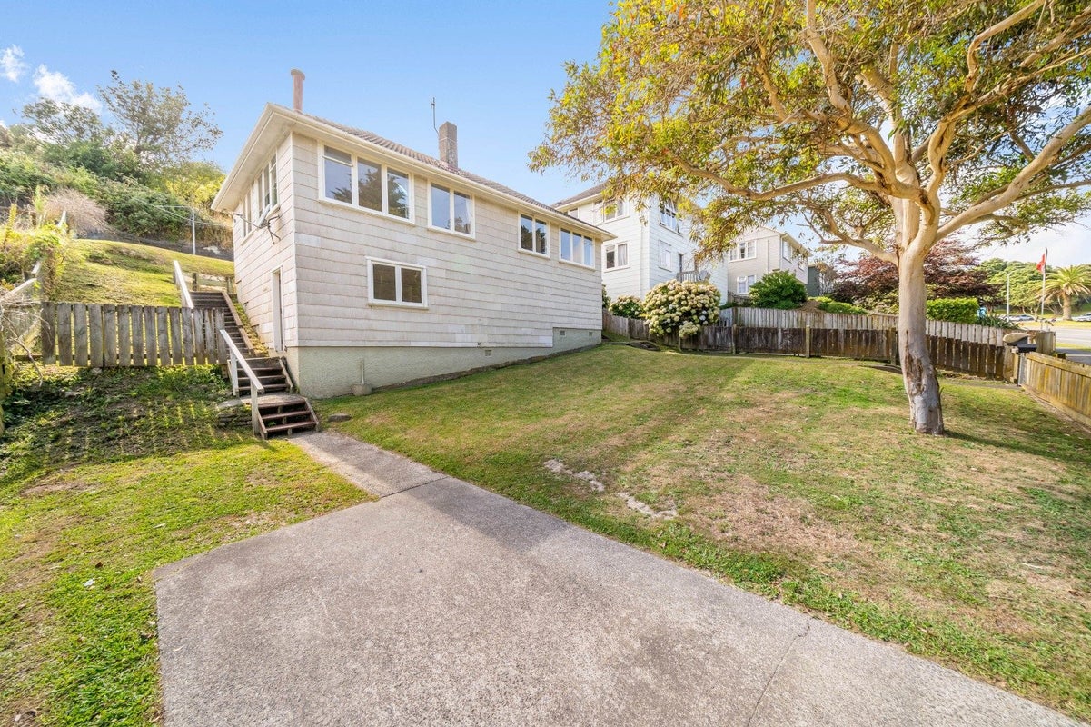 91 Mungavin Avenue, Ranui, Porirua - Carousel 1